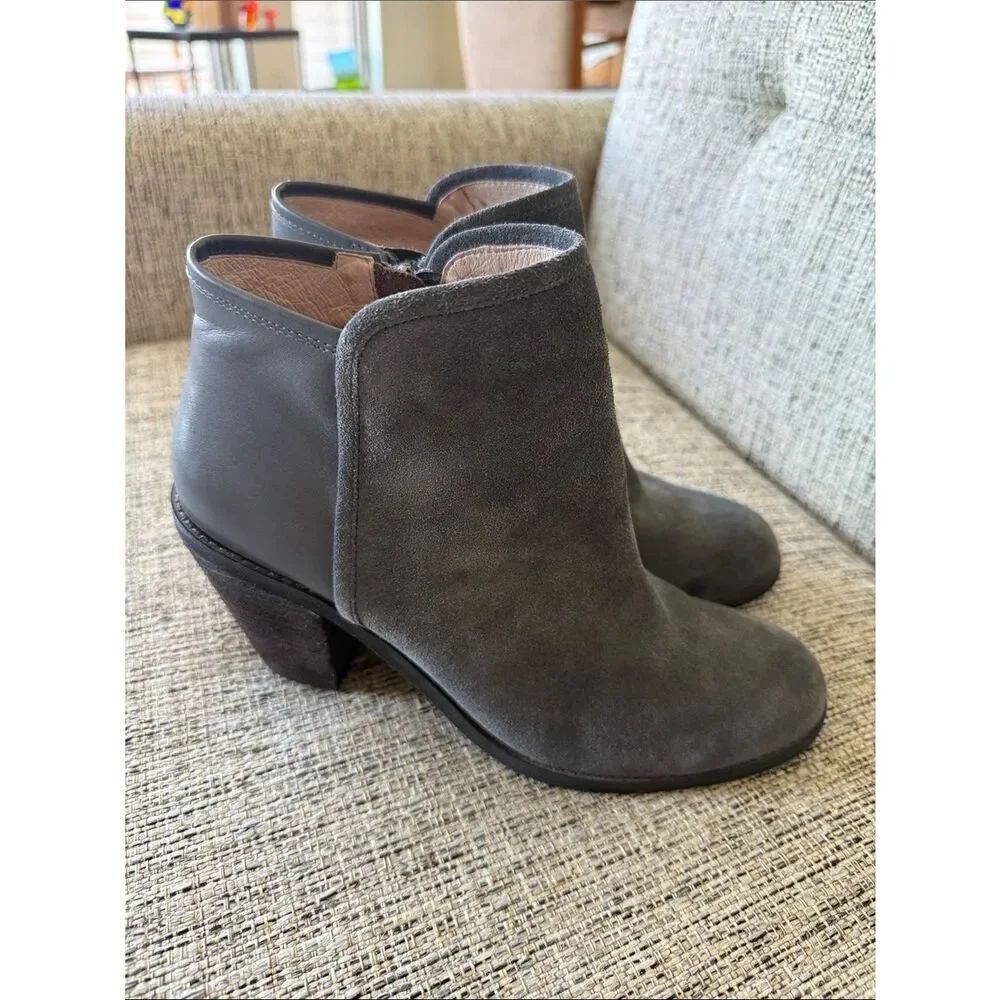 SoftWalk ankle boots